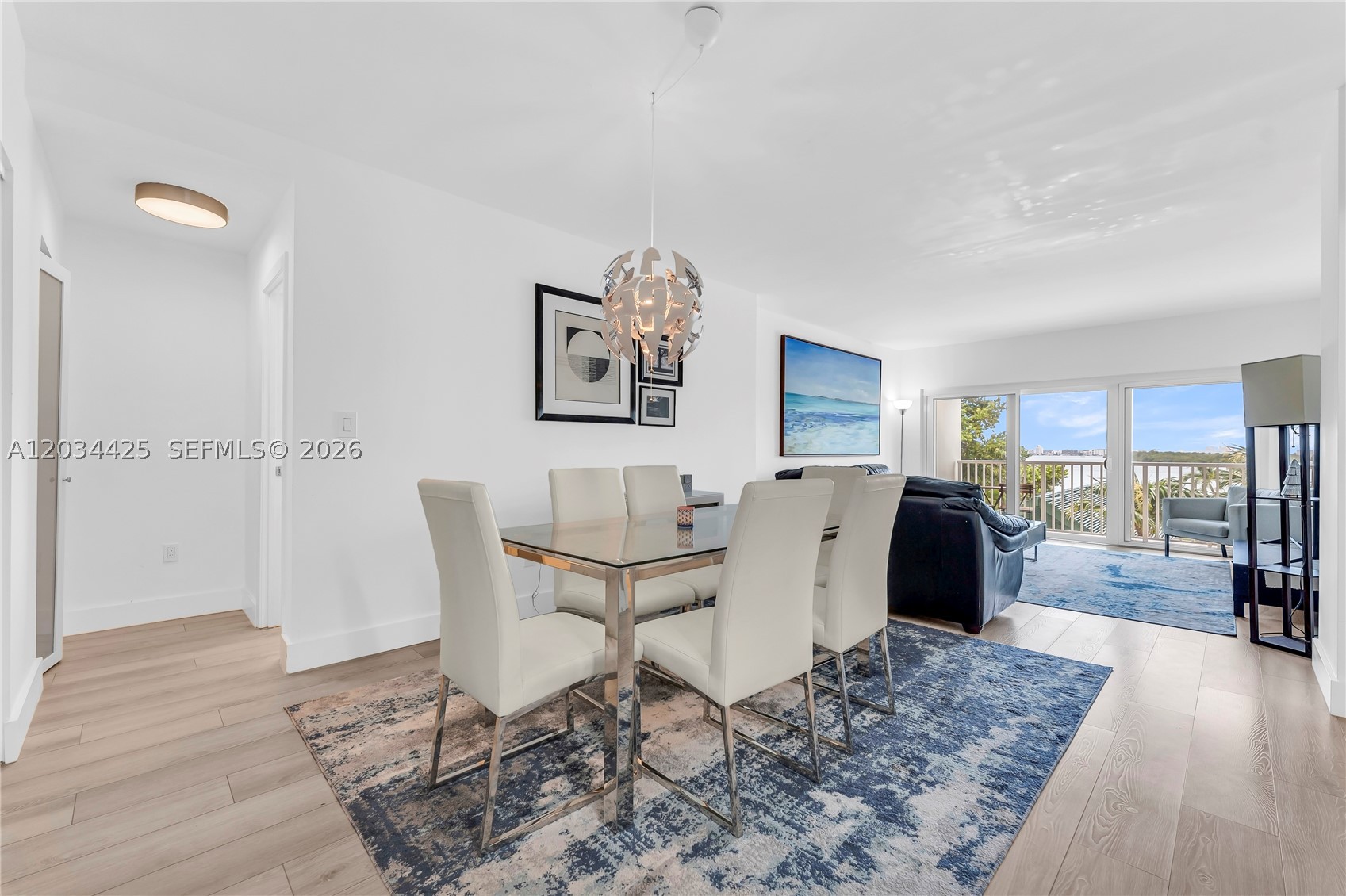 image Arlen House Condo16