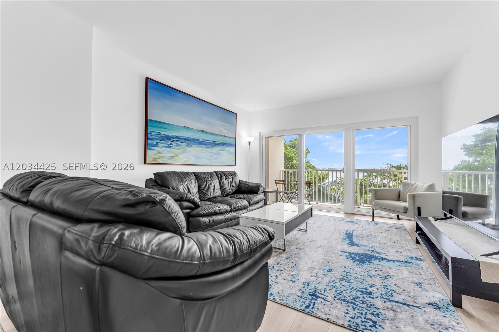 image Arlen House Condo18