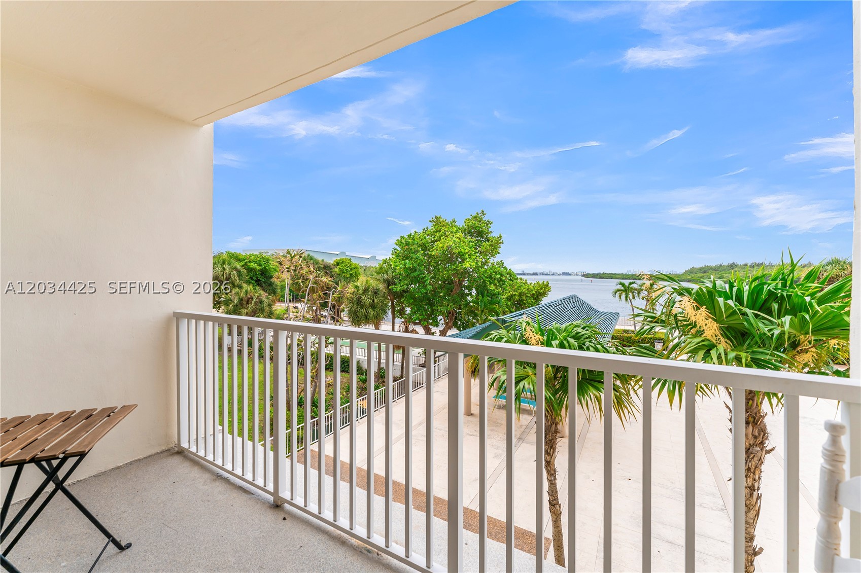 image Arlen House Condo30