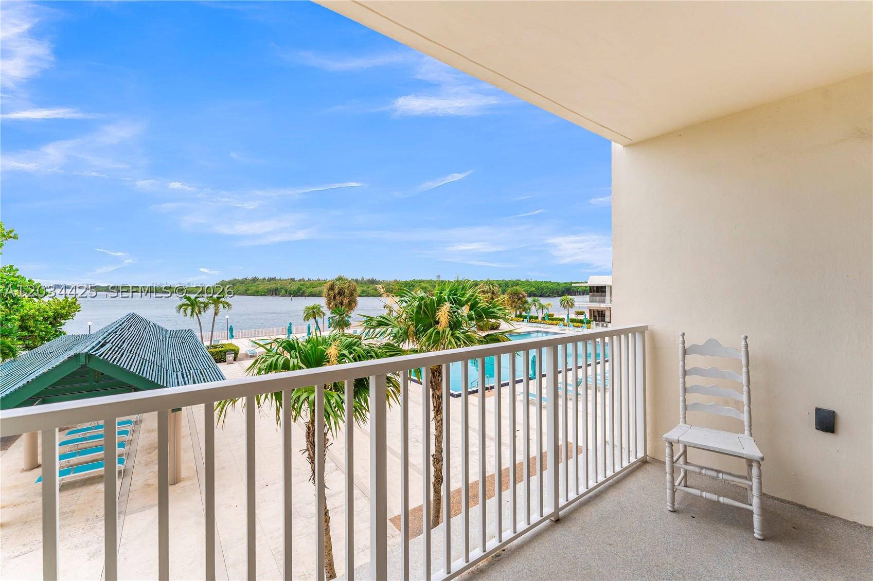 image Arlen House Condo31