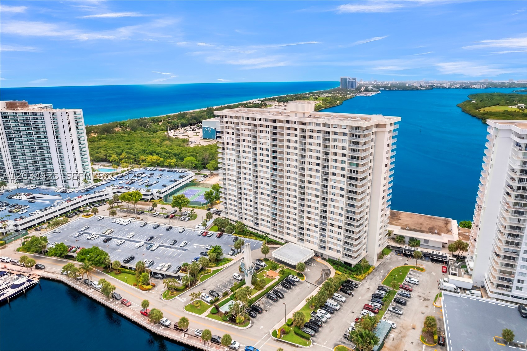 image Arlen House Condo33