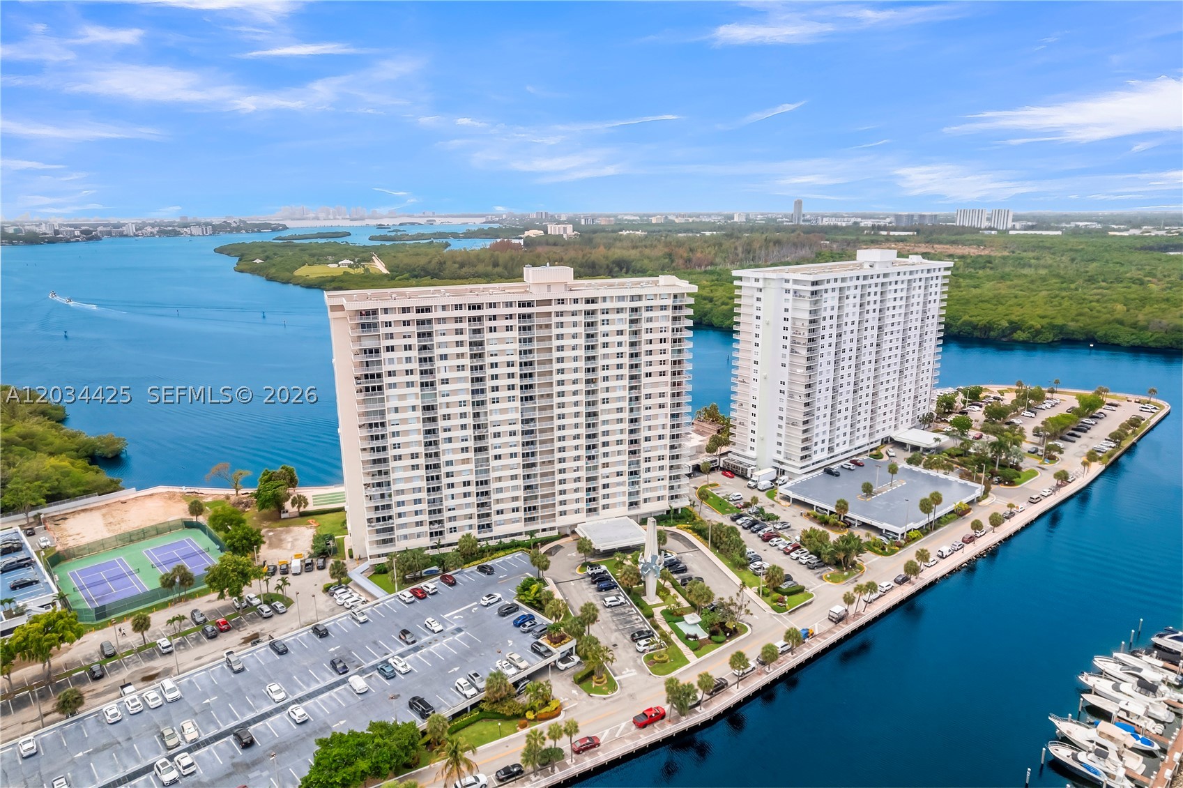 image Arlen House Condo35