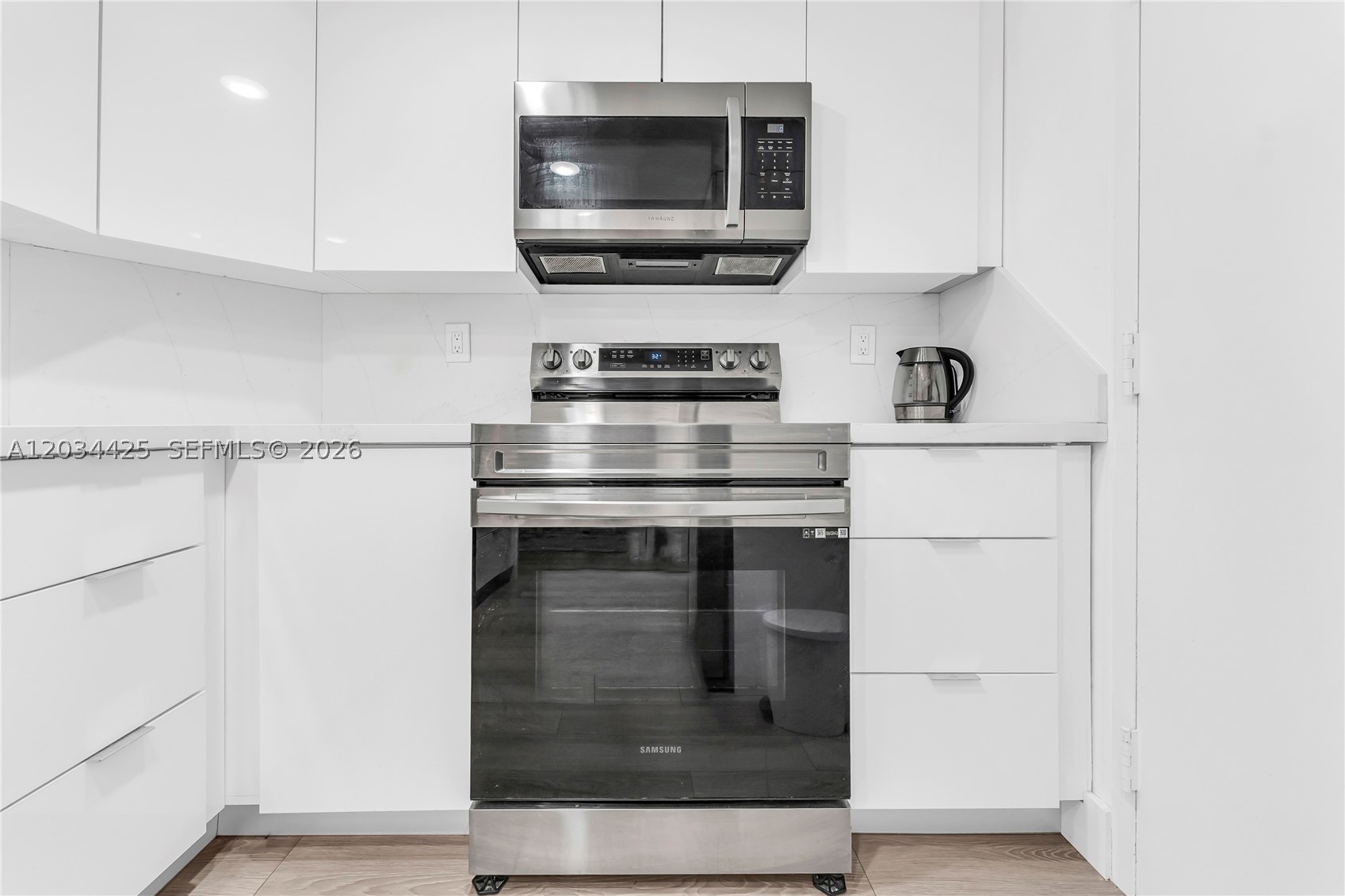 image Arlen House Condo3