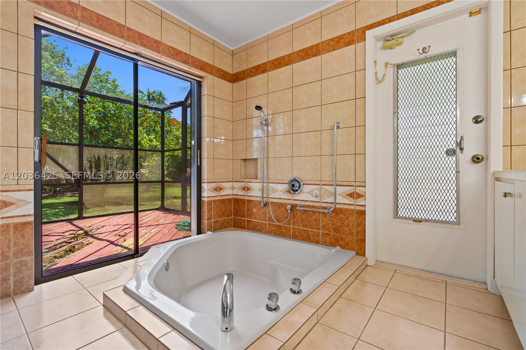 15200 SW 88th Ave Palmetto Bay, FL 33157
