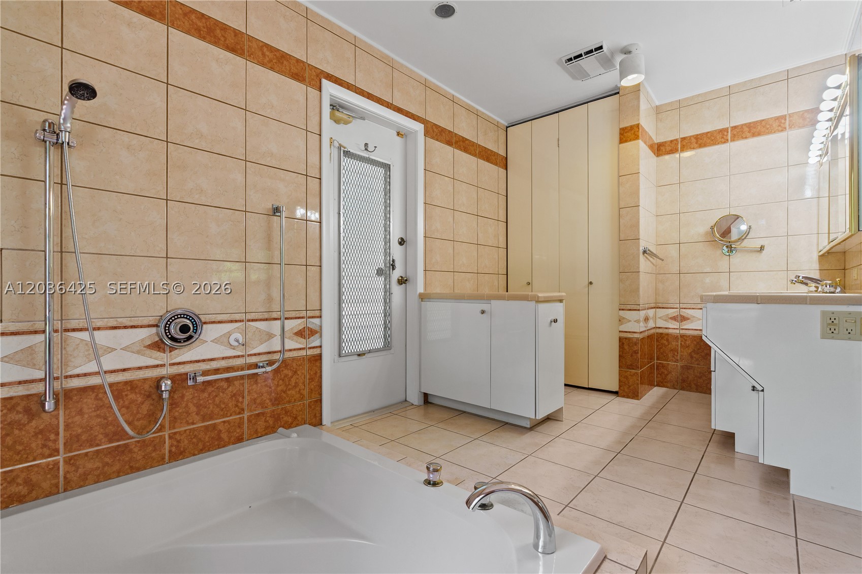 15200 SW 88th Ave Palmetto Bay, FL 33157