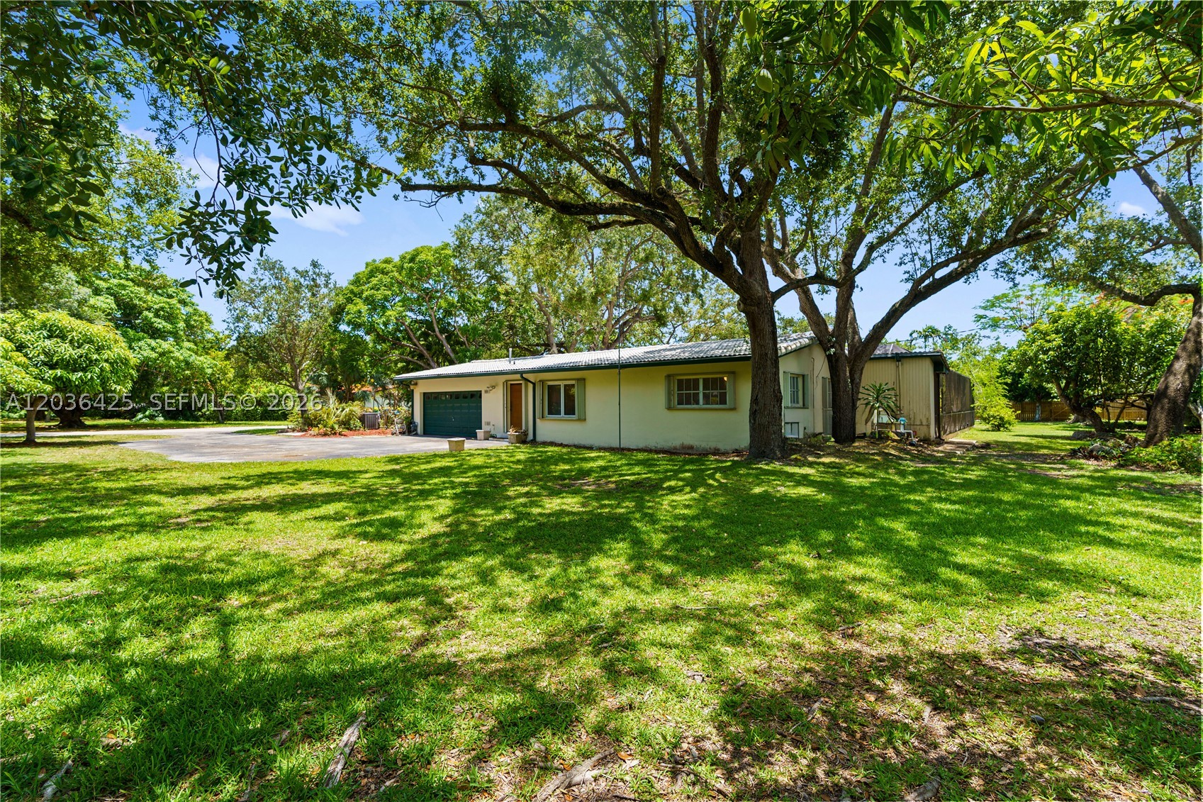 15200 SW 88th Ave Palmetto Bay, FL 33157