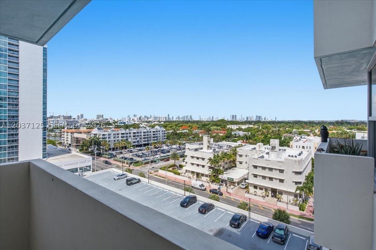 2899 Collins Ave #1022