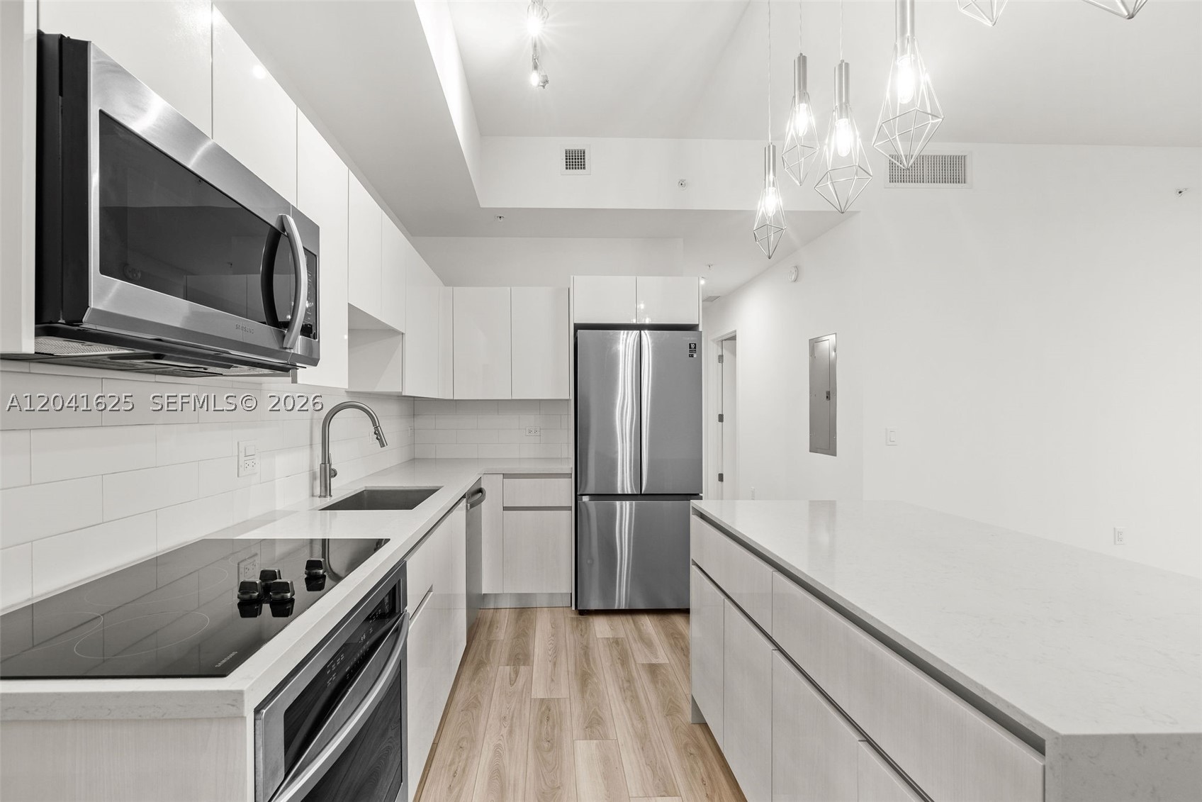 101 Diplomat Pkwy #906 Hallandale Beach, FL 33009