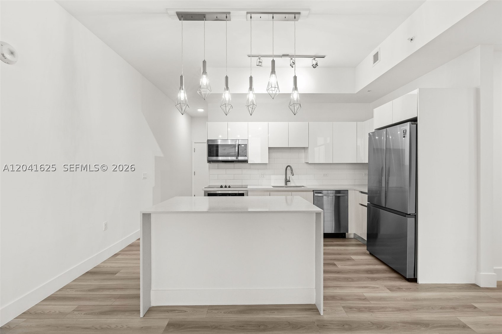 101 Diplomat Pkwy #906 Hallandale Beach, FL 33009