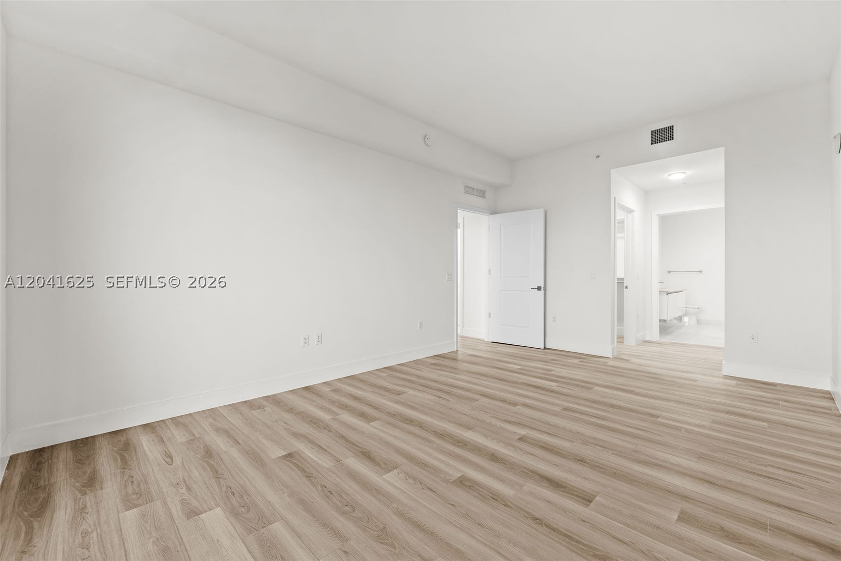 101 Diplomat Pkwy #906 Hallandale Beach, FL 33009