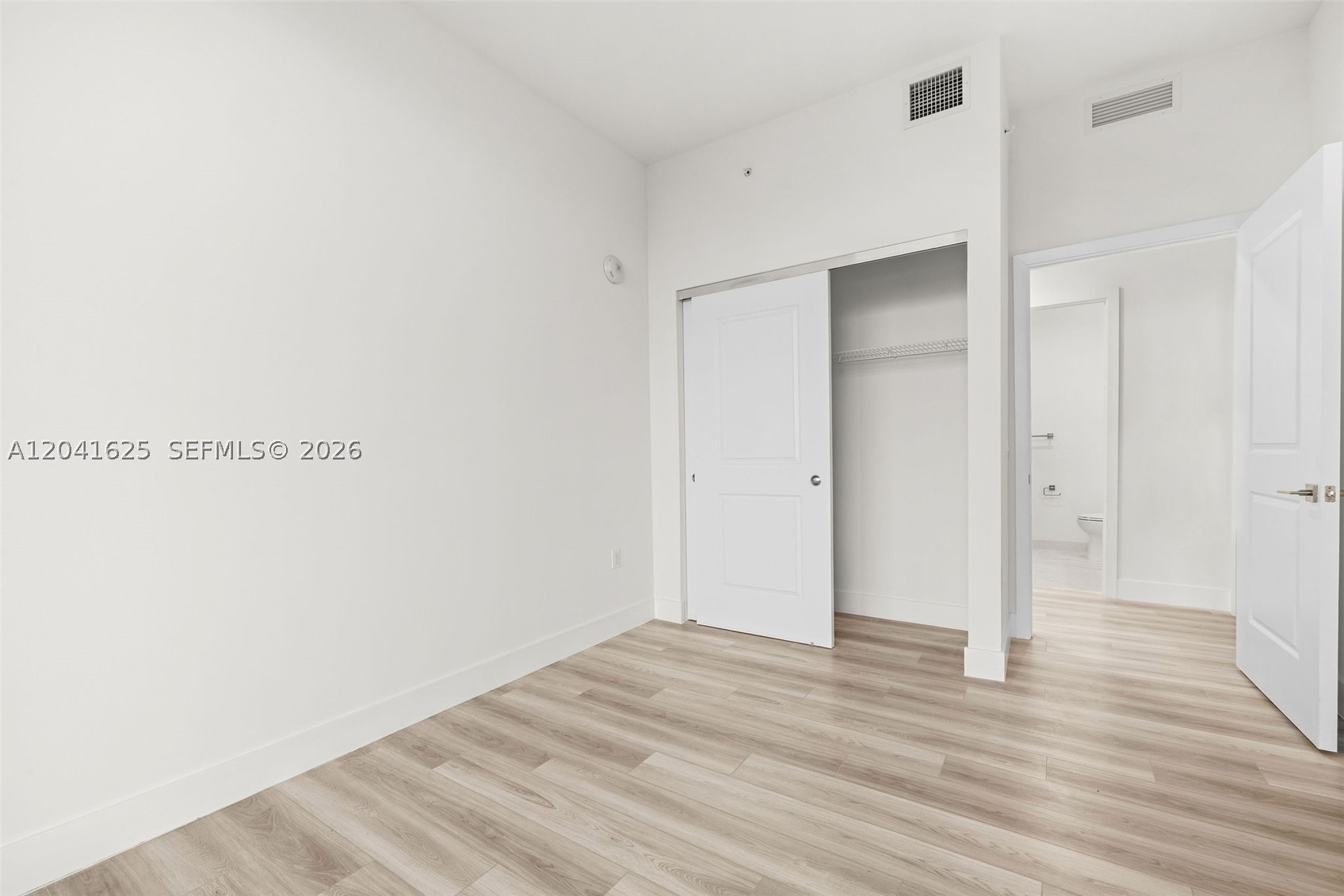 101 Diplomat Pkwy #906 Hallandale Beach, FL 33009