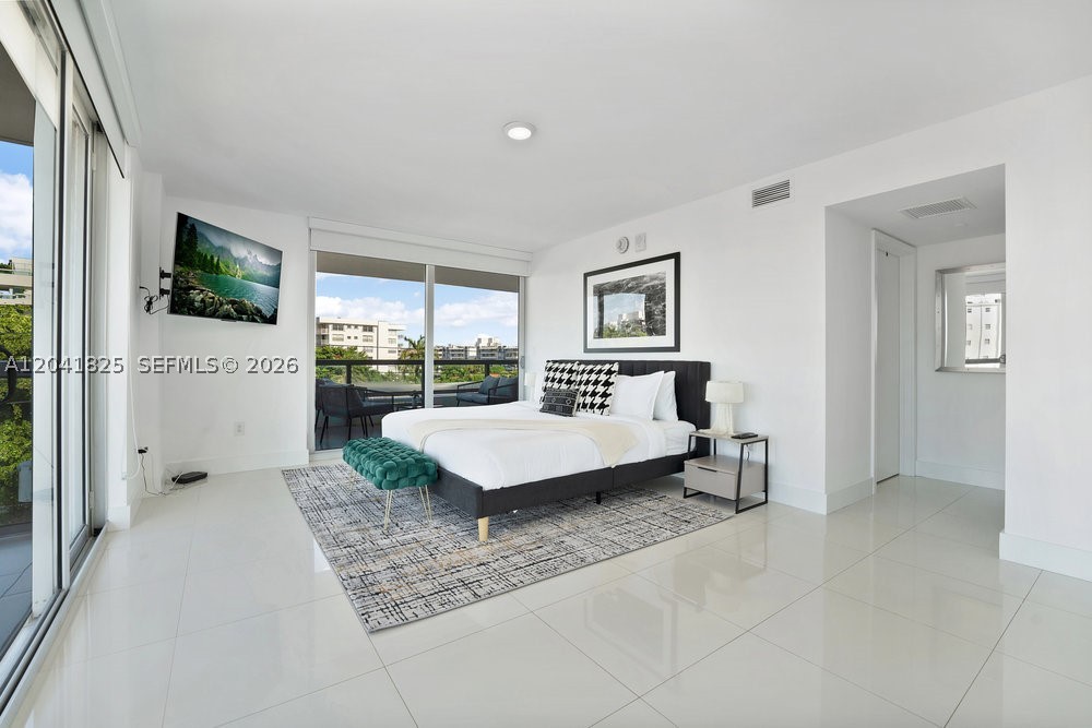 image The Ivory17