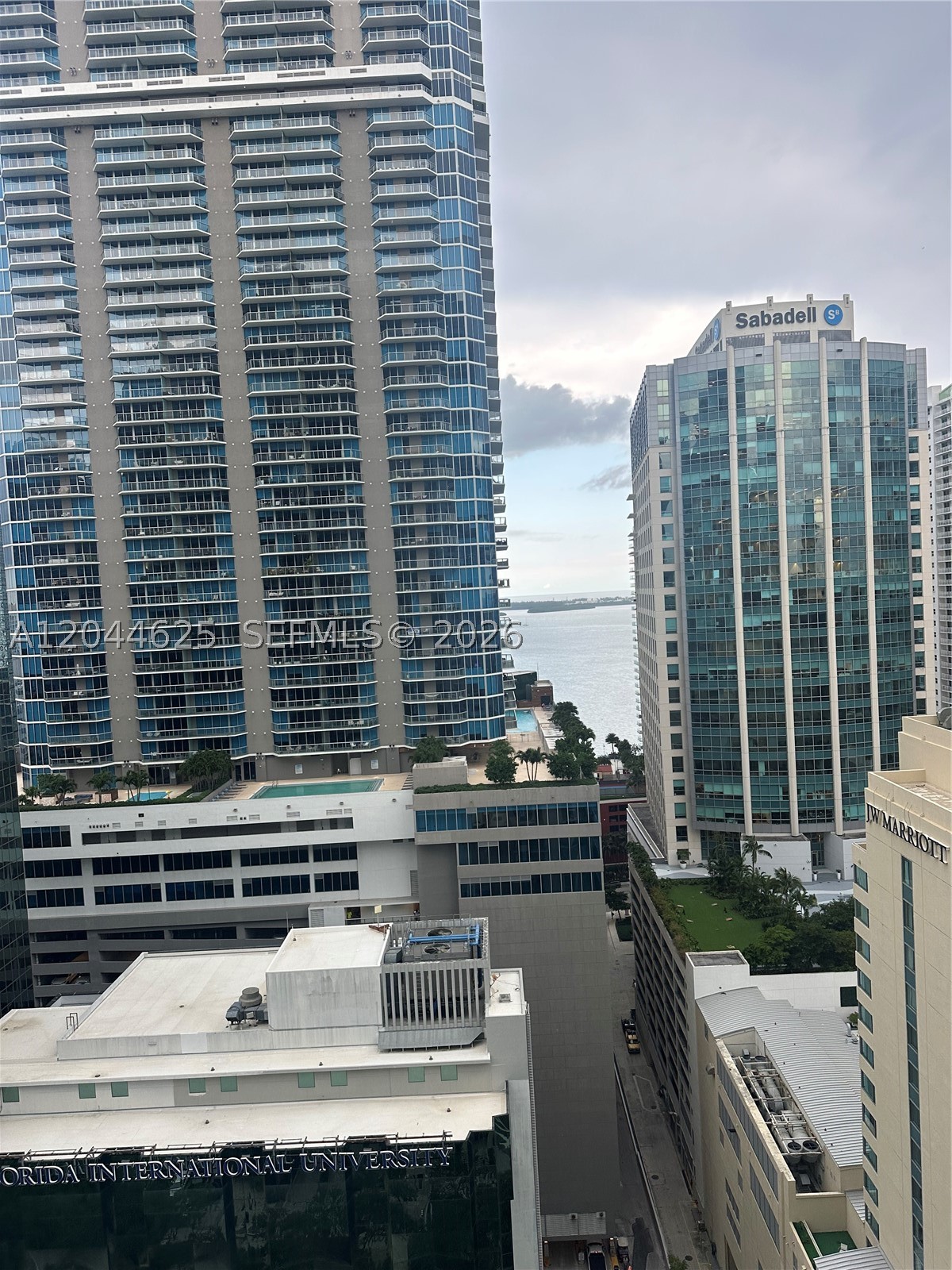 1060 Brickell Ave #2505