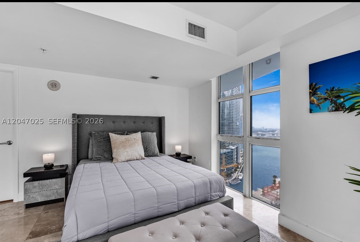 image Brickell on the River South17