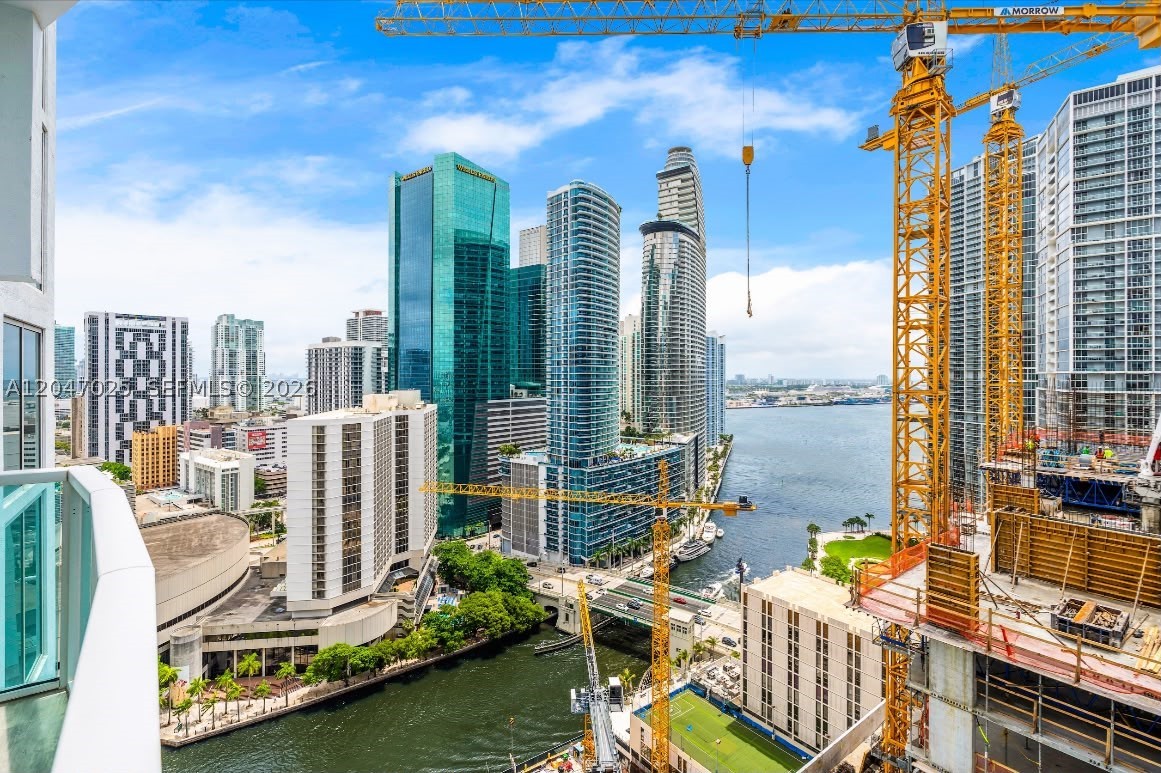 image Brickell on the River South33