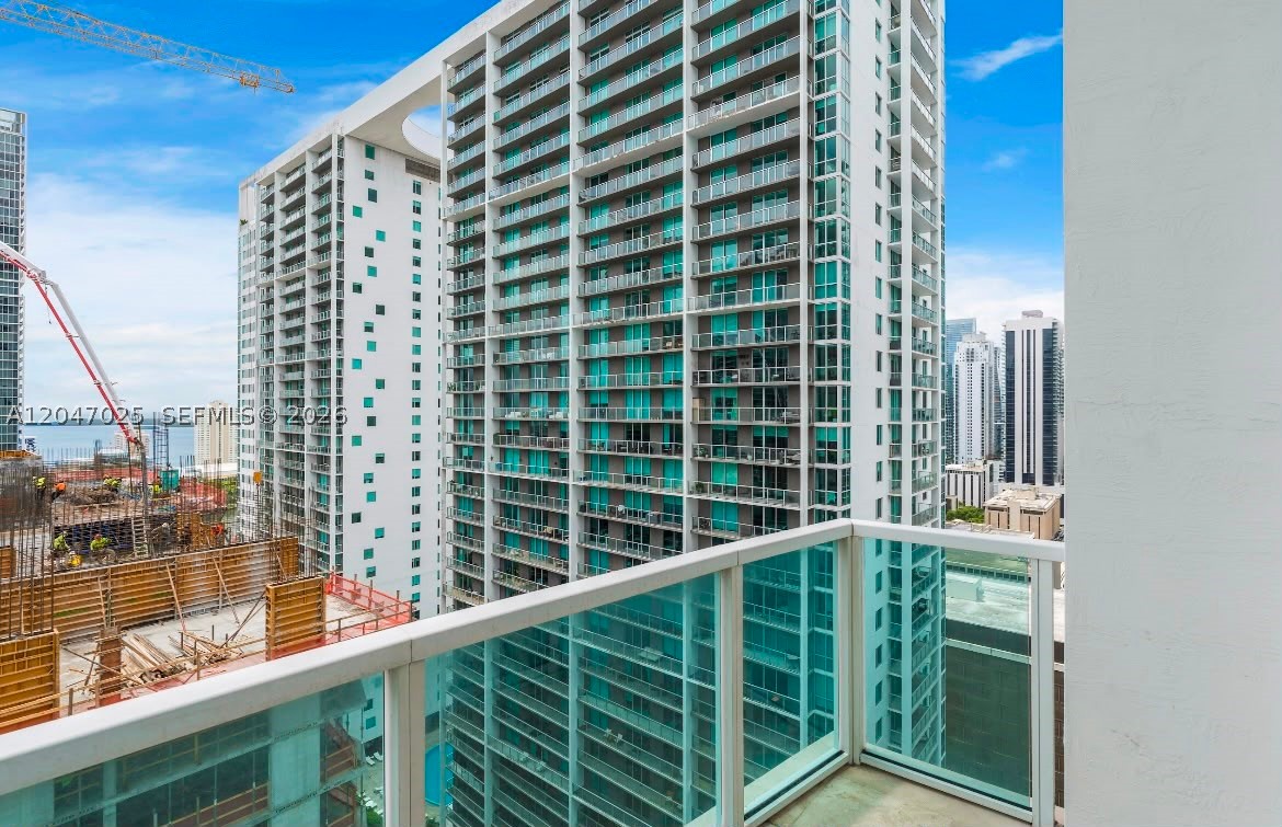 image Brickell on the River South35
