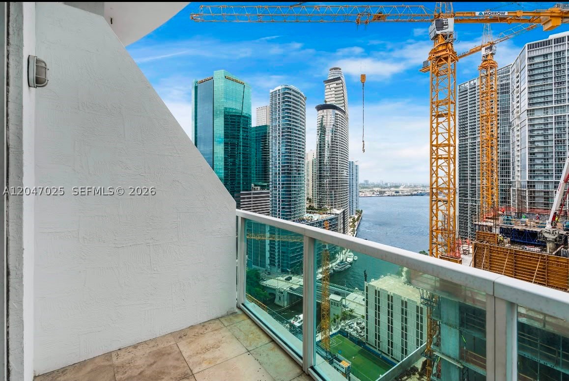 image Brickell on the River South36