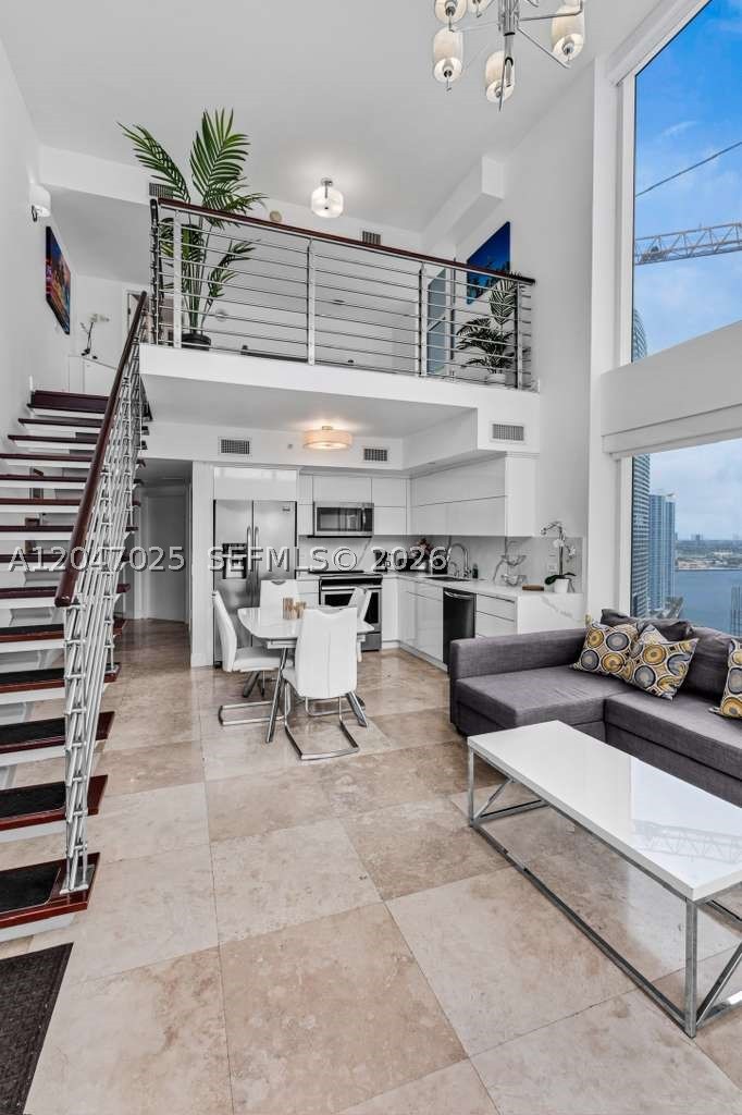 image Brickell on the River South3