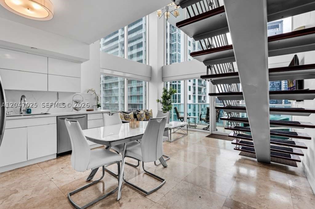 image Brickell on the River South4