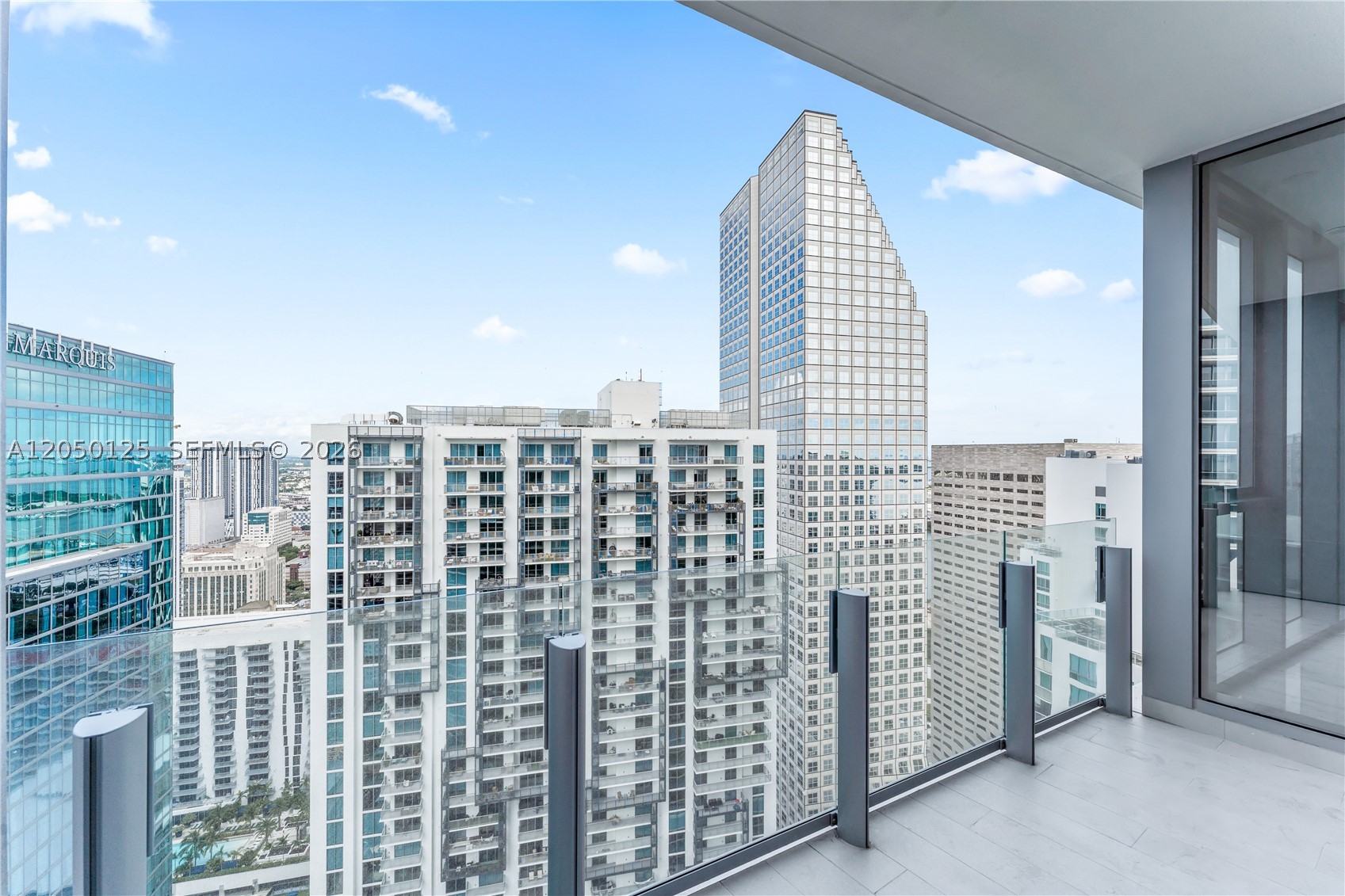image Aston Martin Residences16