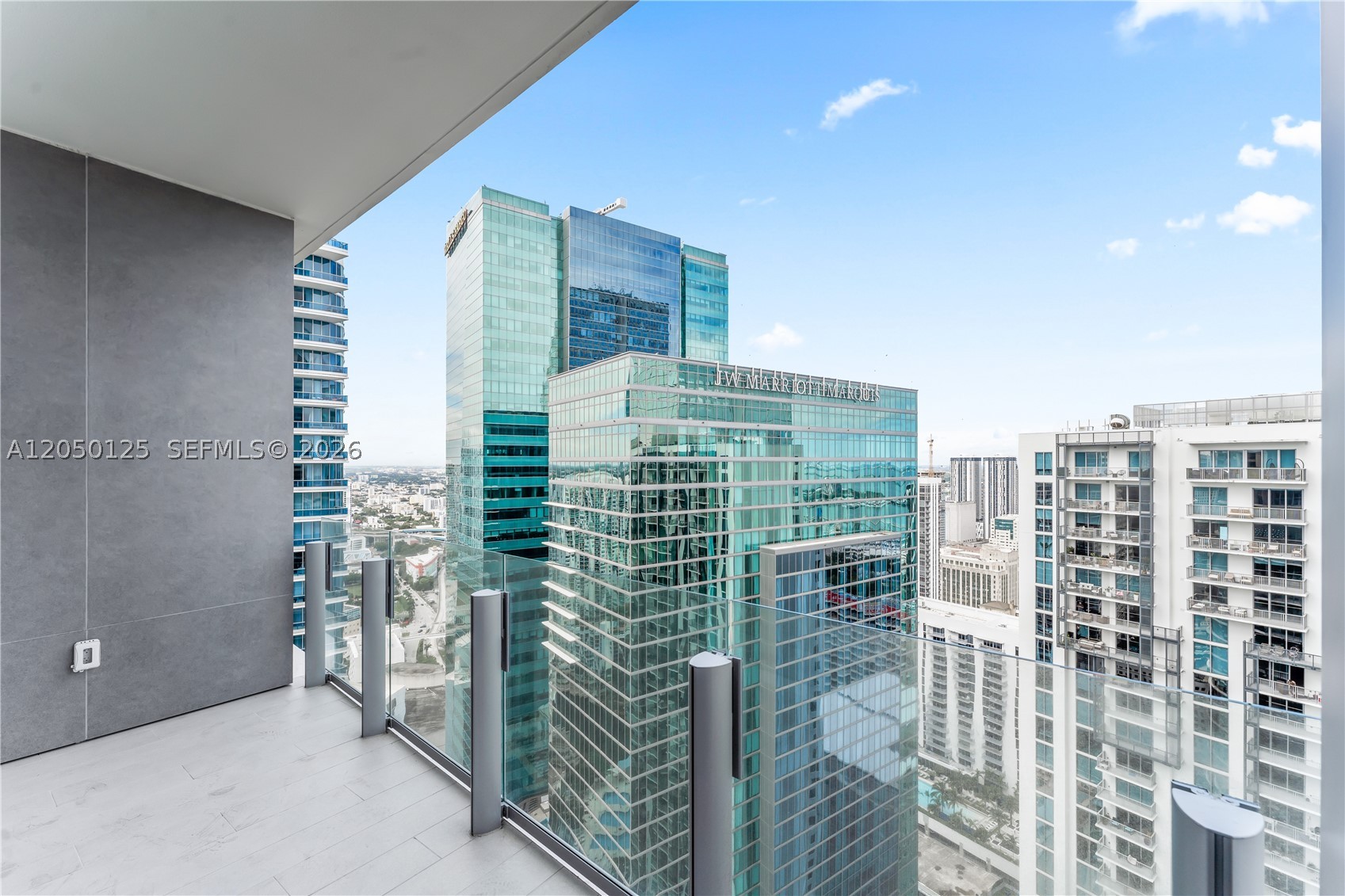 image Aston Martin Residences17
