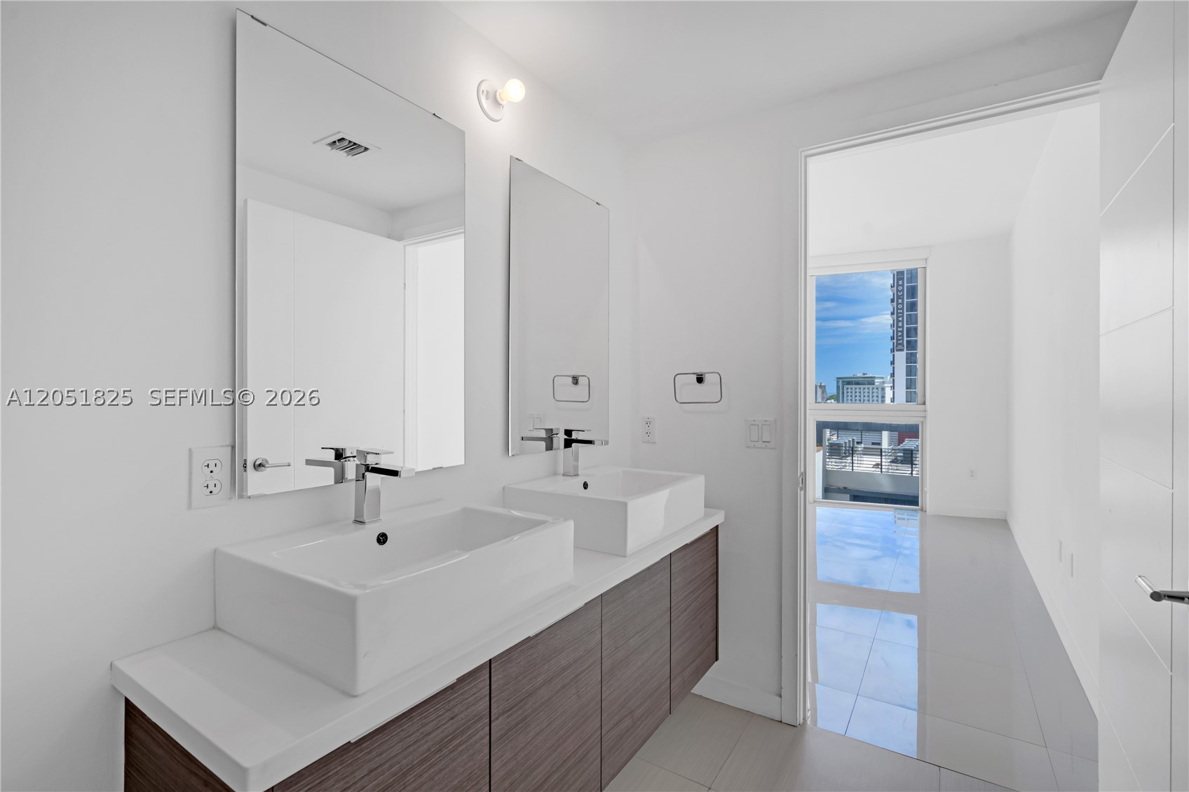 image Brickell Ten11
