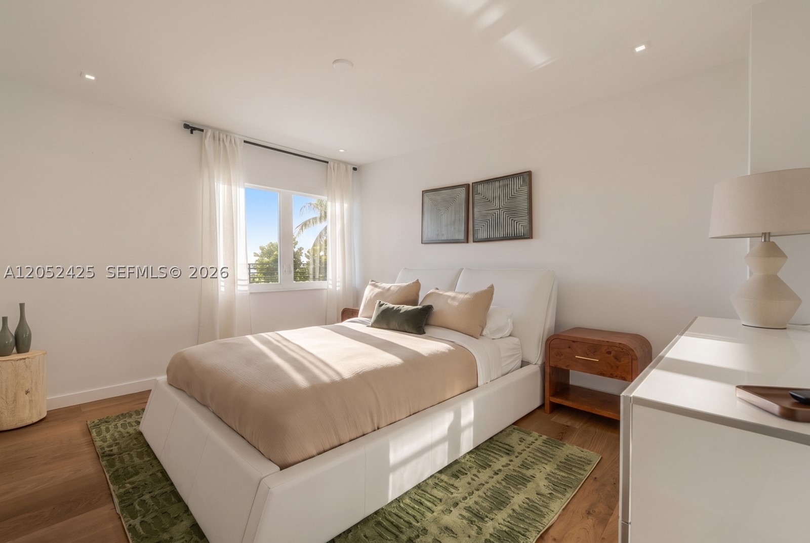 1300 S Venetian Way Miami, FL 33139