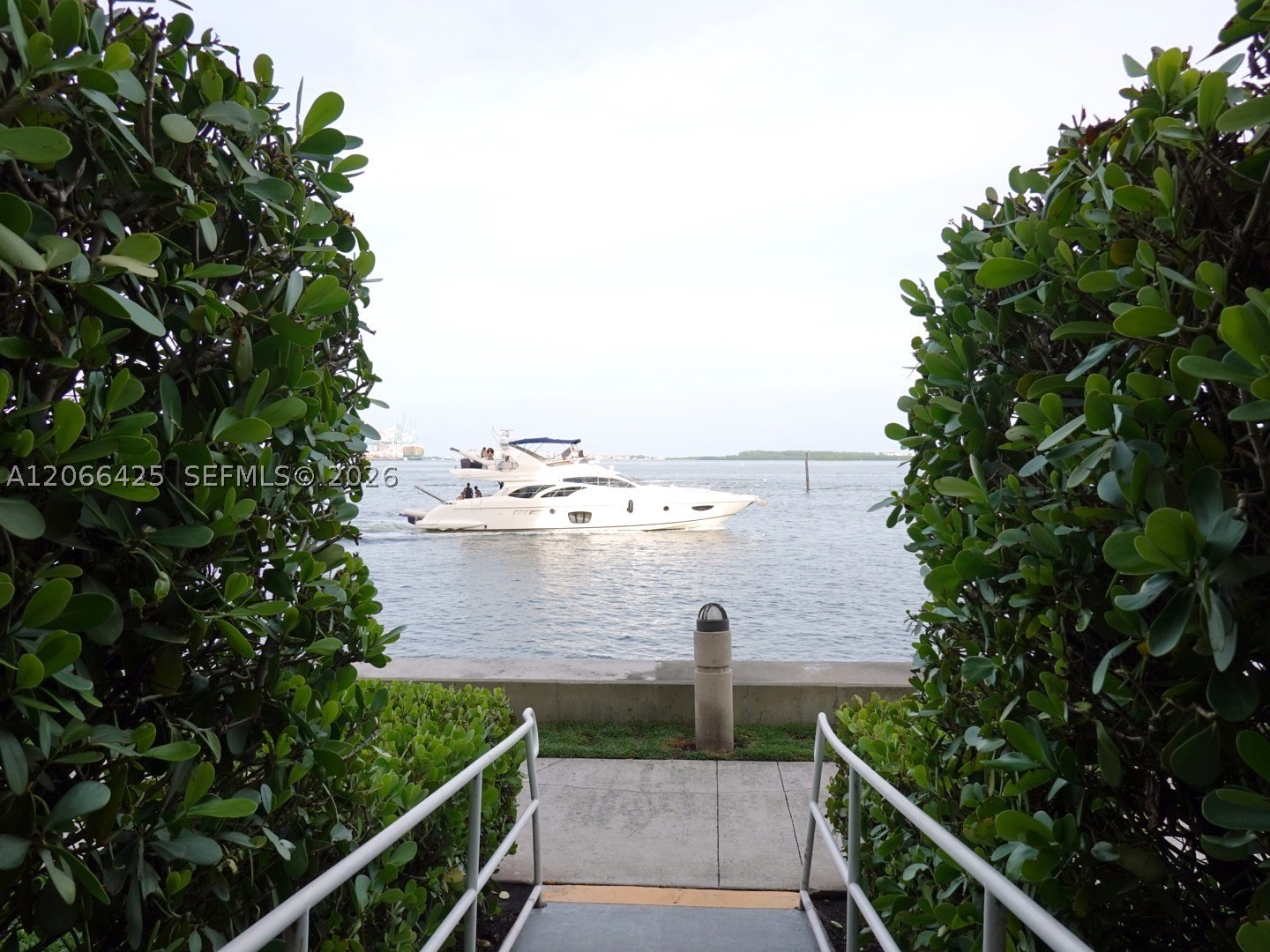 image Isola25