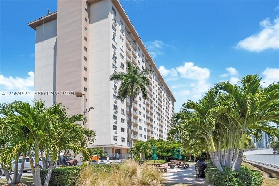 400 Kings Pt Dr #316