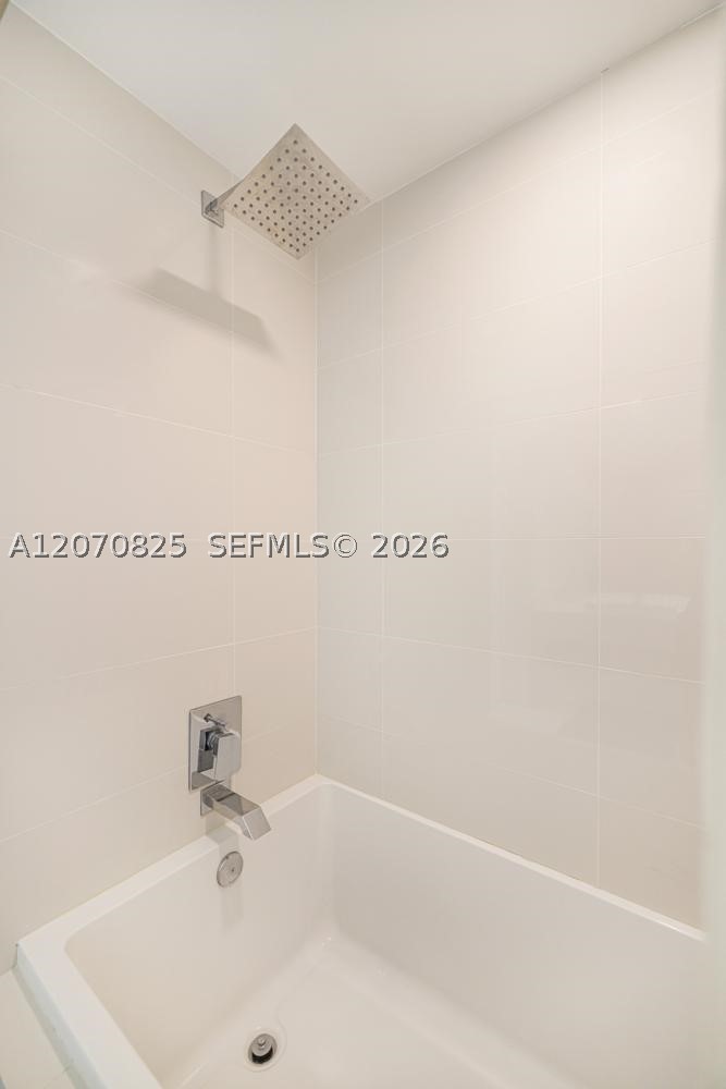 image Brickell Heights West15