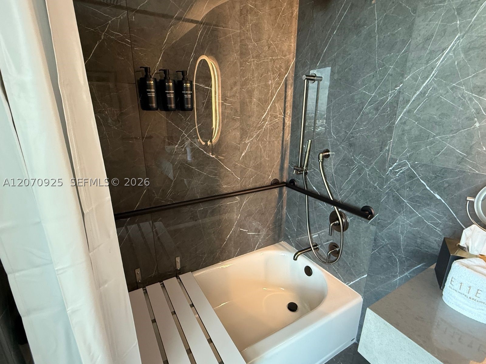 image E11EVEN Hotel & Residences9