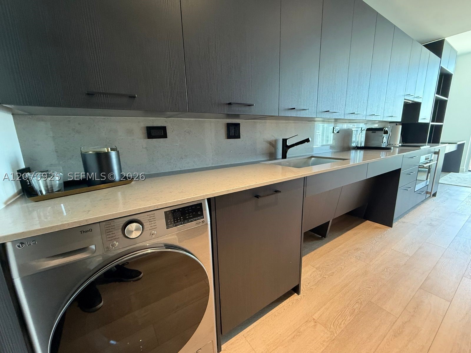 image E11EVEN Hotel & Residences10