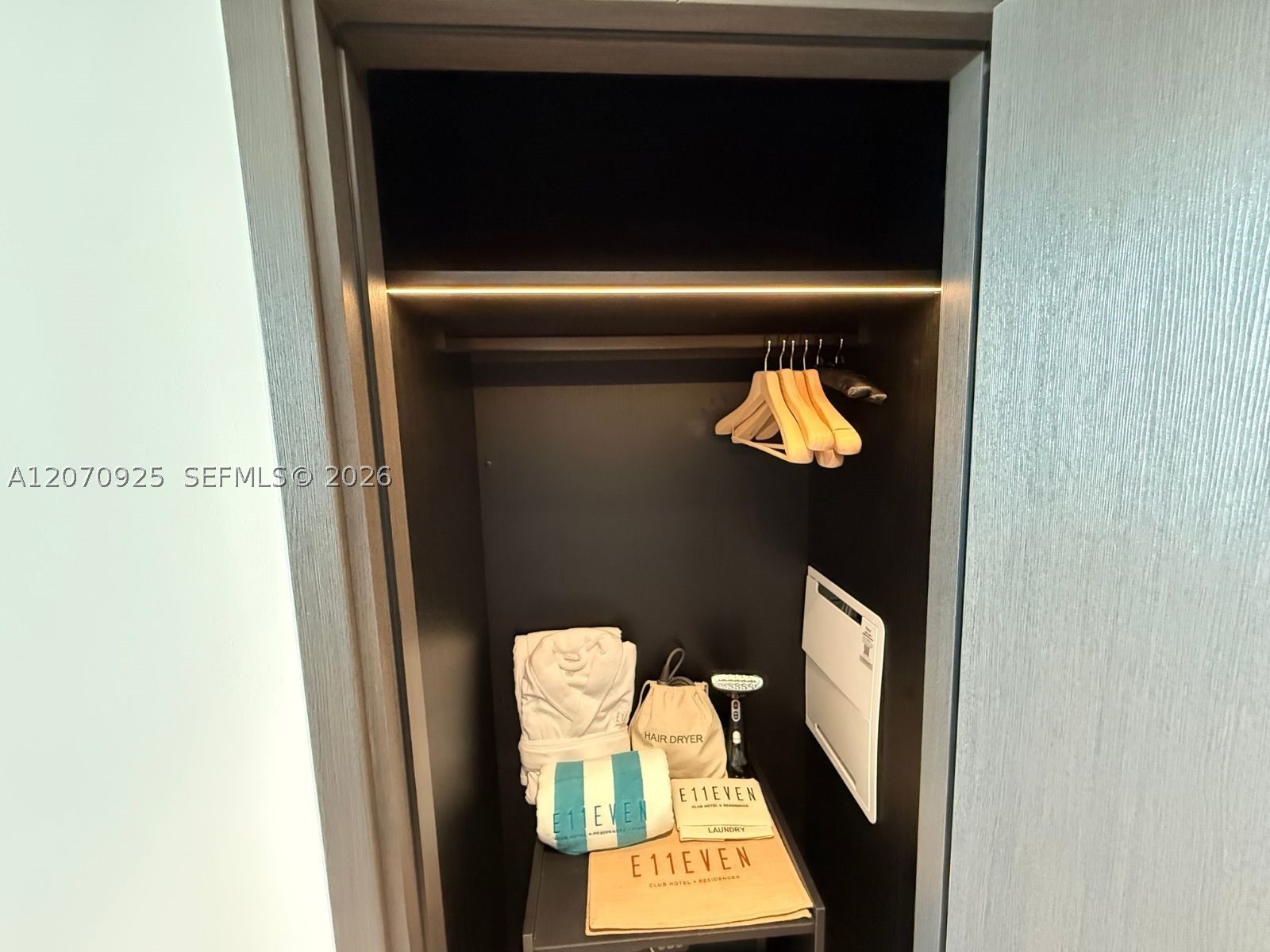 image E11EVEN Hotel & Residences14