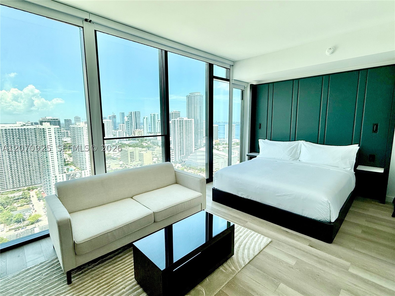 image E11EVEN Hotel & Residences2