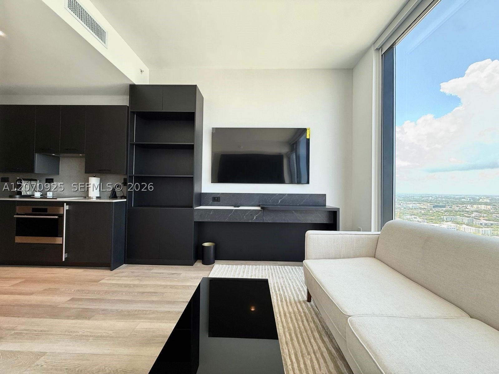 image E11EVEN Hotel & Residences5