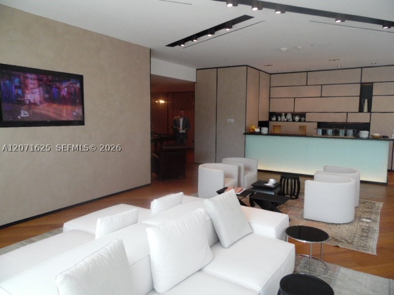 10201 Collins Ave #805 Bal Harbour, FL 33154