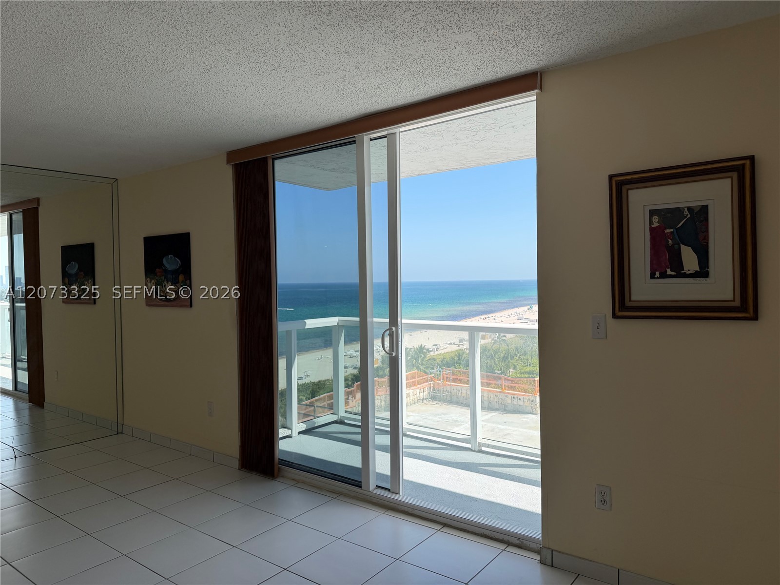 2457 Collins Ave #1405 Miami Beach, FL 33140