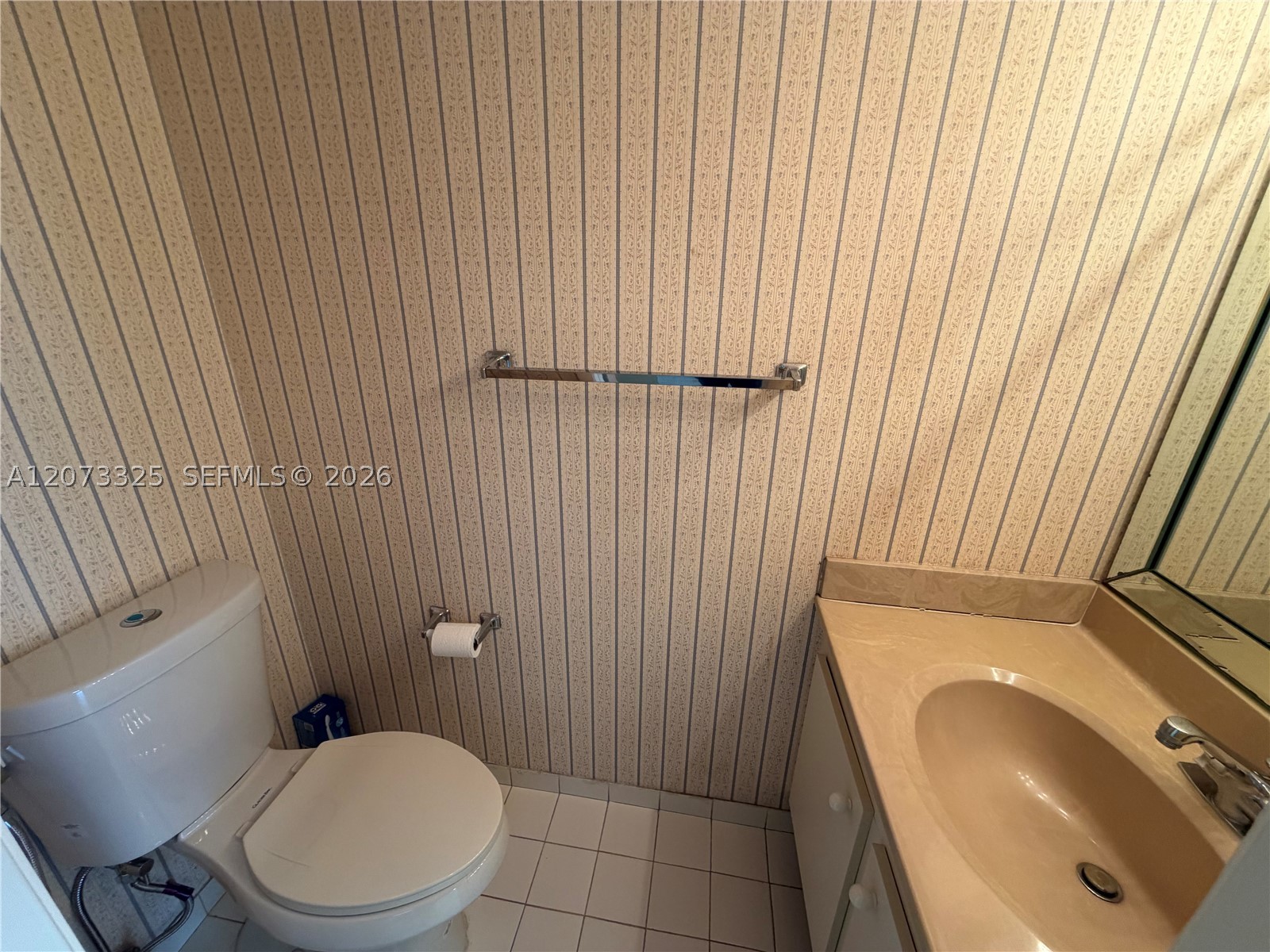 2457 Collins Ave #1405 Miami Beach, FL 33140