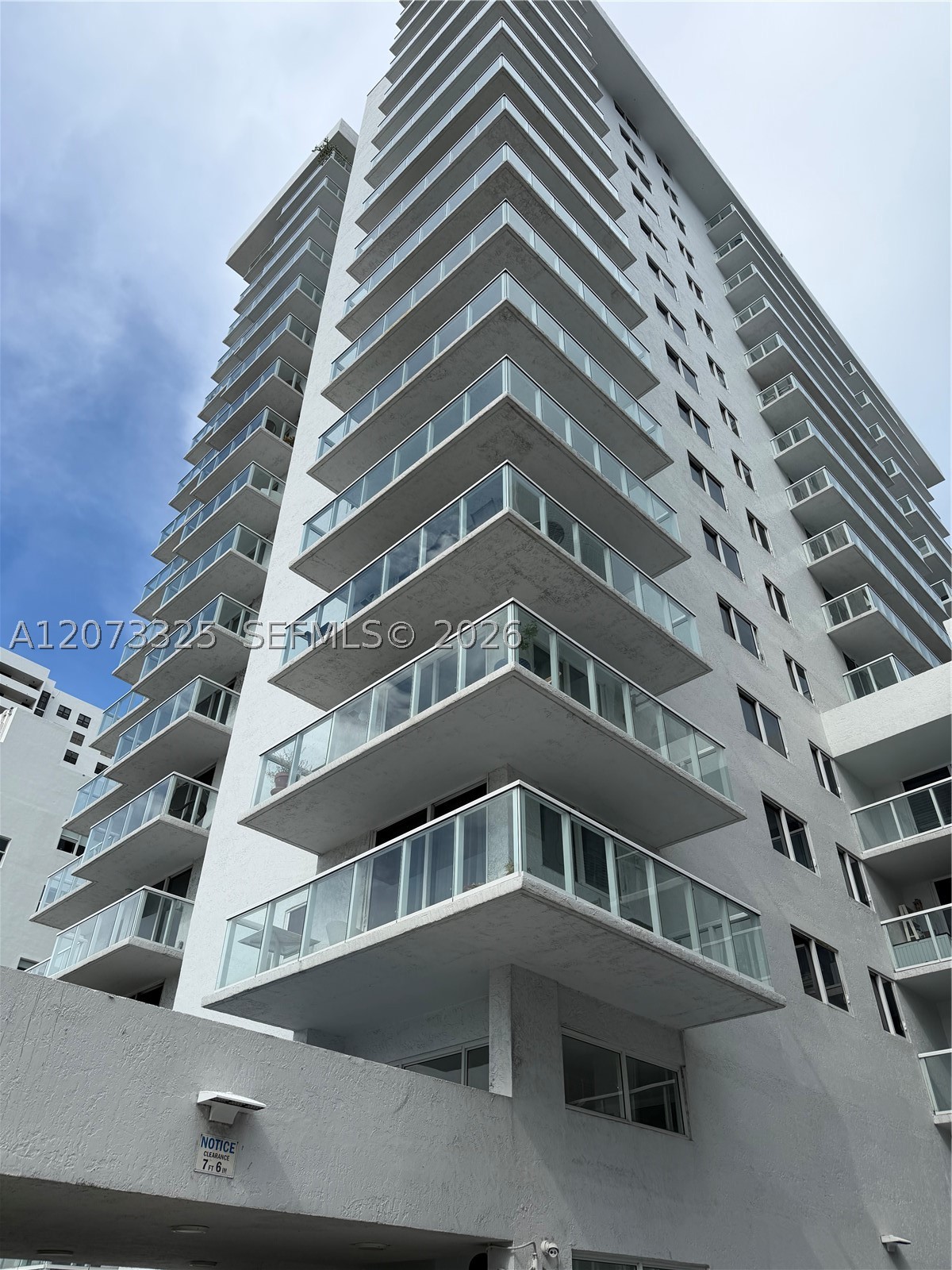 2457 Collins Ave #1405 Miami Beach, FL 33140