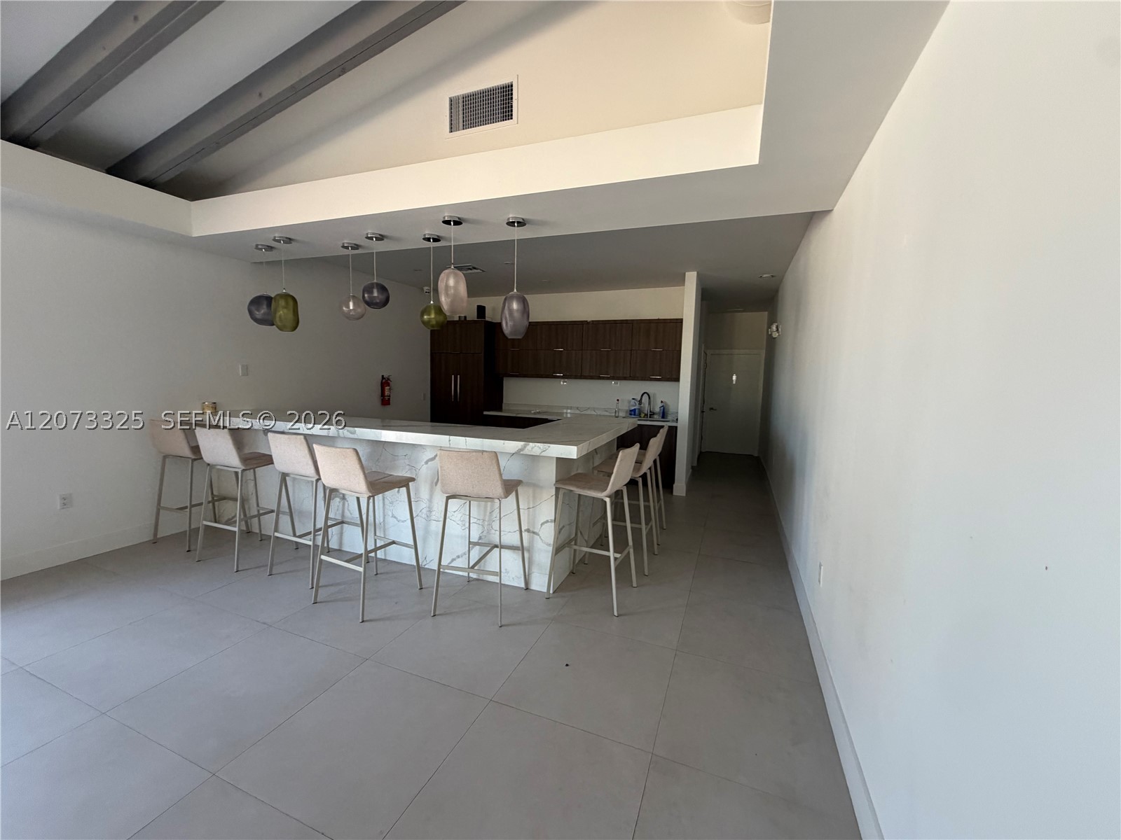 2457 Collins Ave #1405 Miami Beach, FL 33140