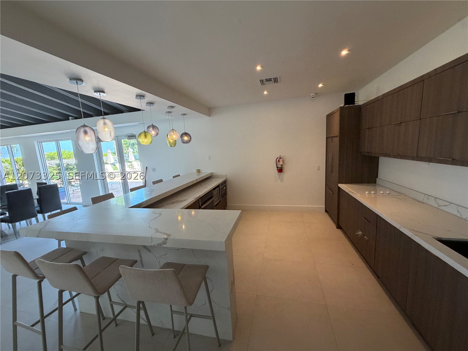 2457 Collins Ave #1405 Miami Beach, FL 33140