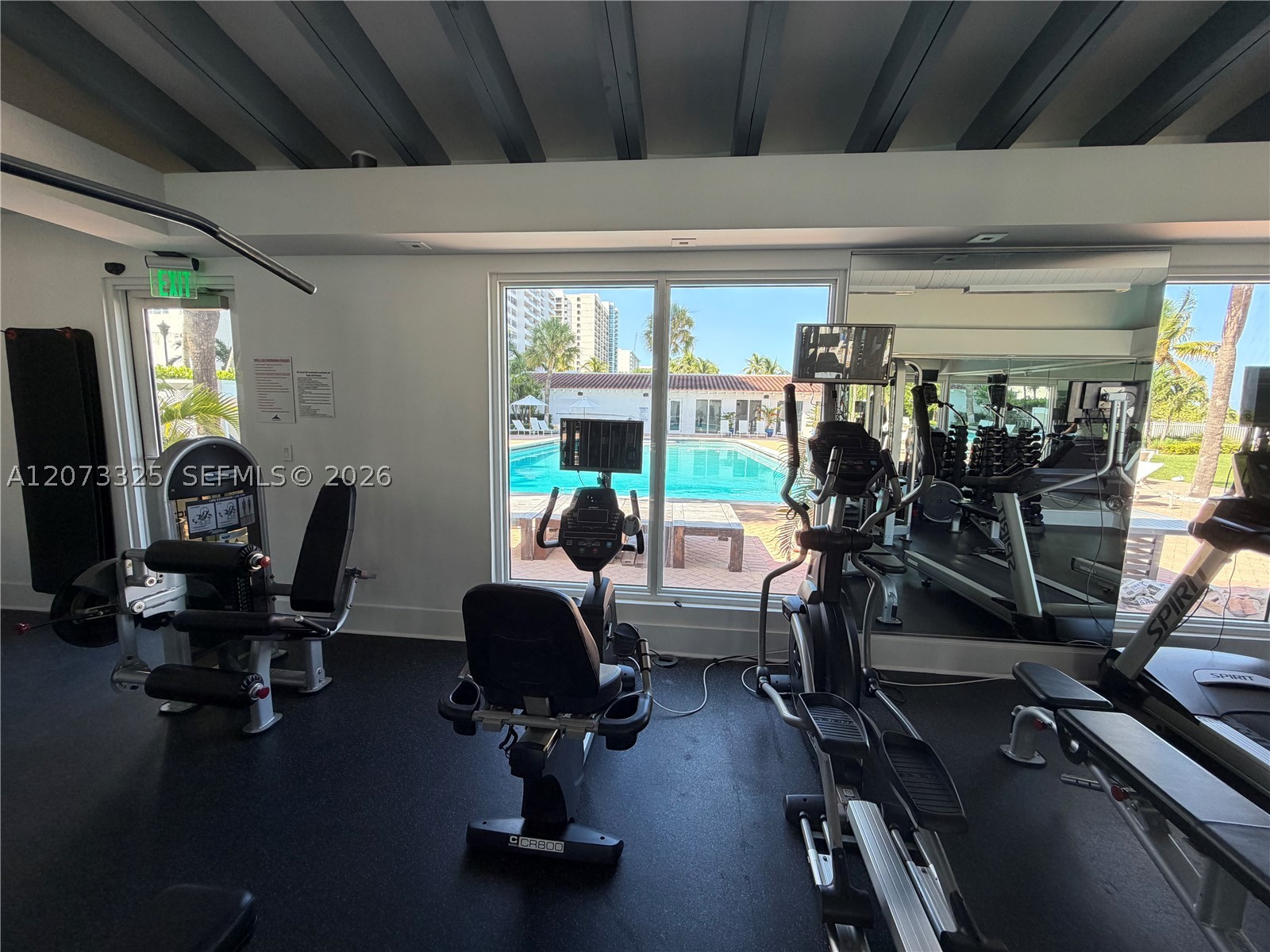 2457 Collins Ave #1405 Miami Beach, FL 33140