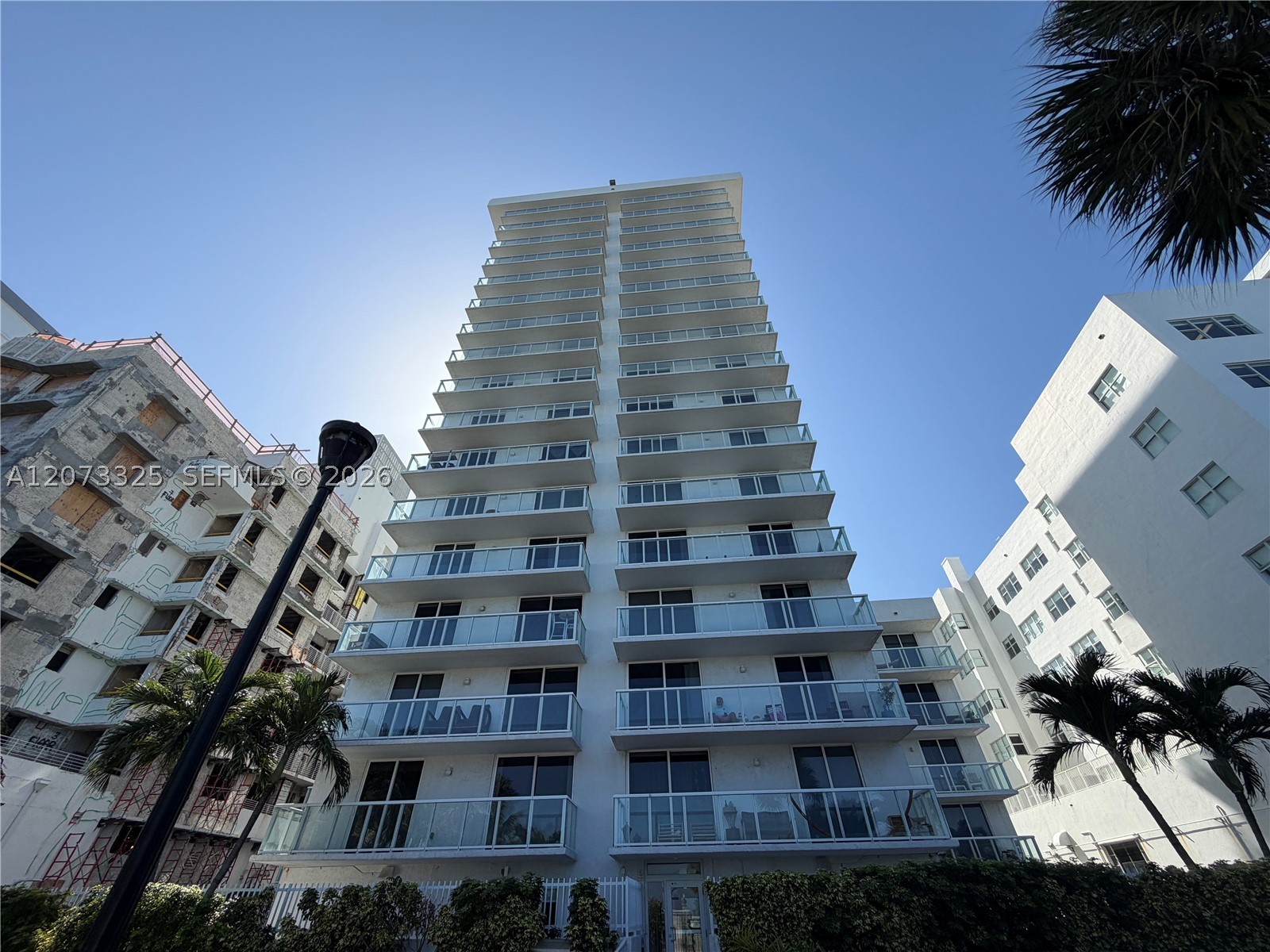 2457 Collins Ave #1405 Miami Beach, FL 33140
