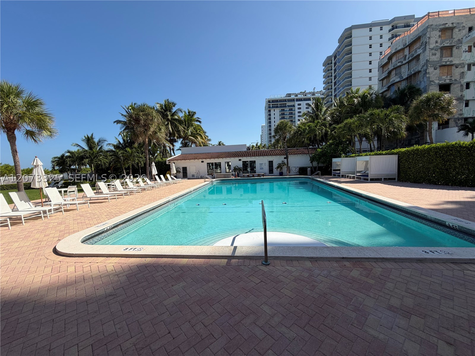 2457 Collins Ave #1405 Miami Beach, FL 33140