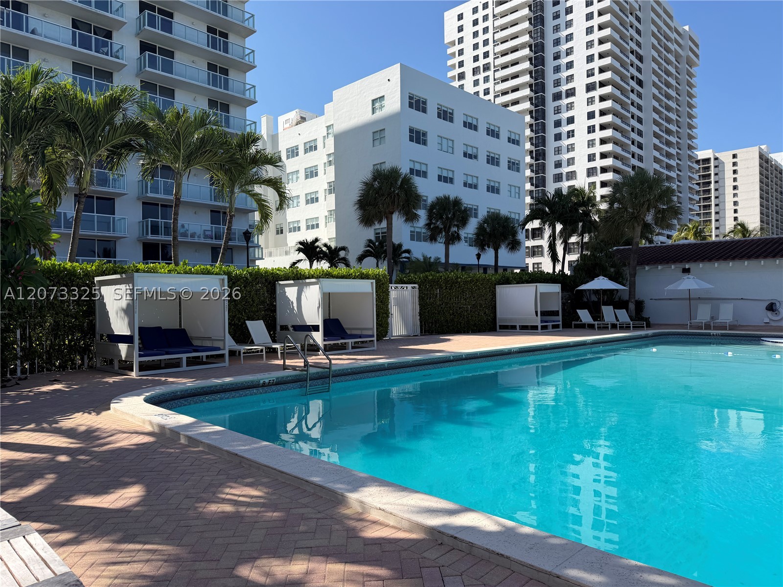 2457 Collins Ave #1405 Miami Beach, FL 33140