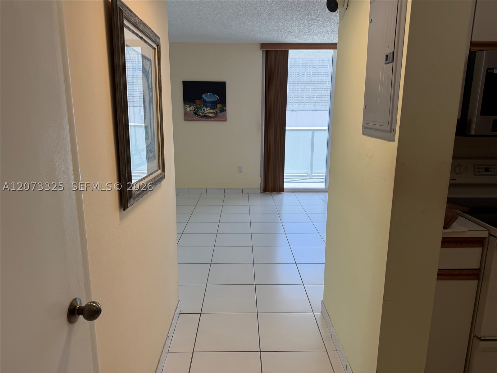 2457 Collins Ave #1405 Miami Beach, FL 33140