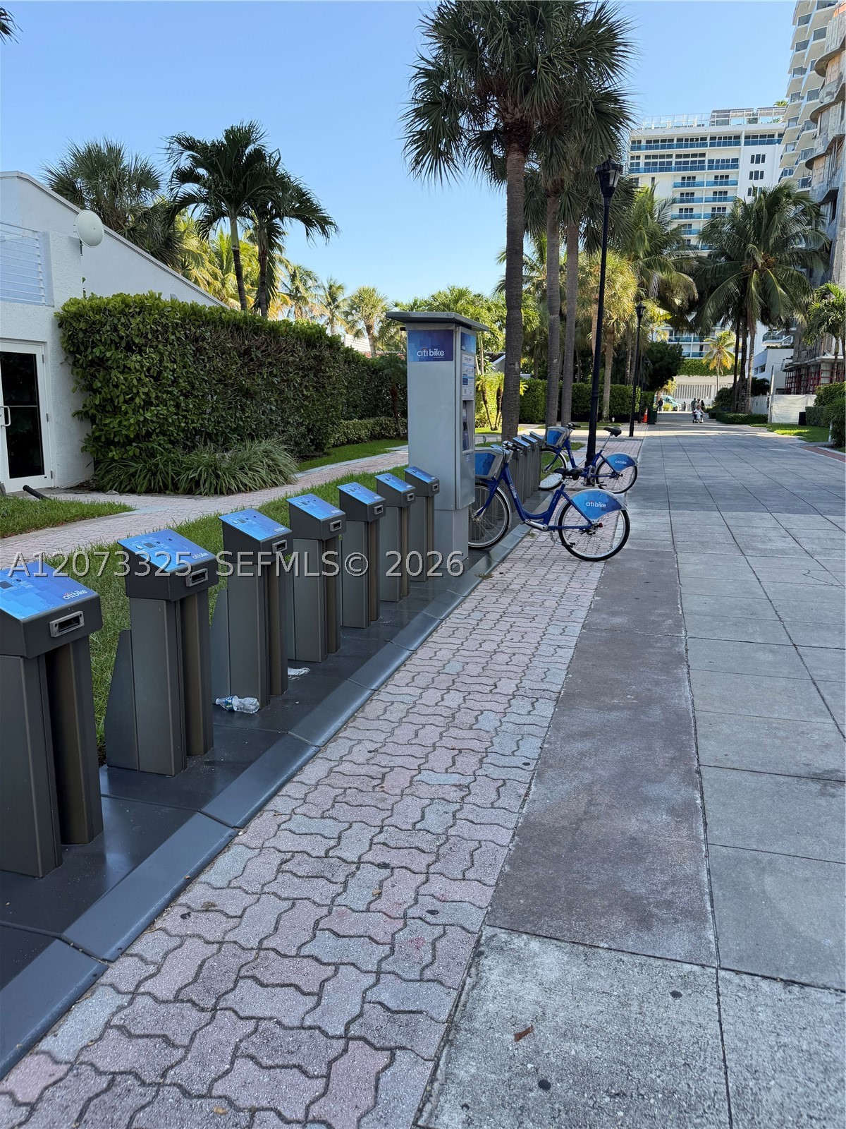 2457 Collins Ave #1405 Miami Beach, FL 33140