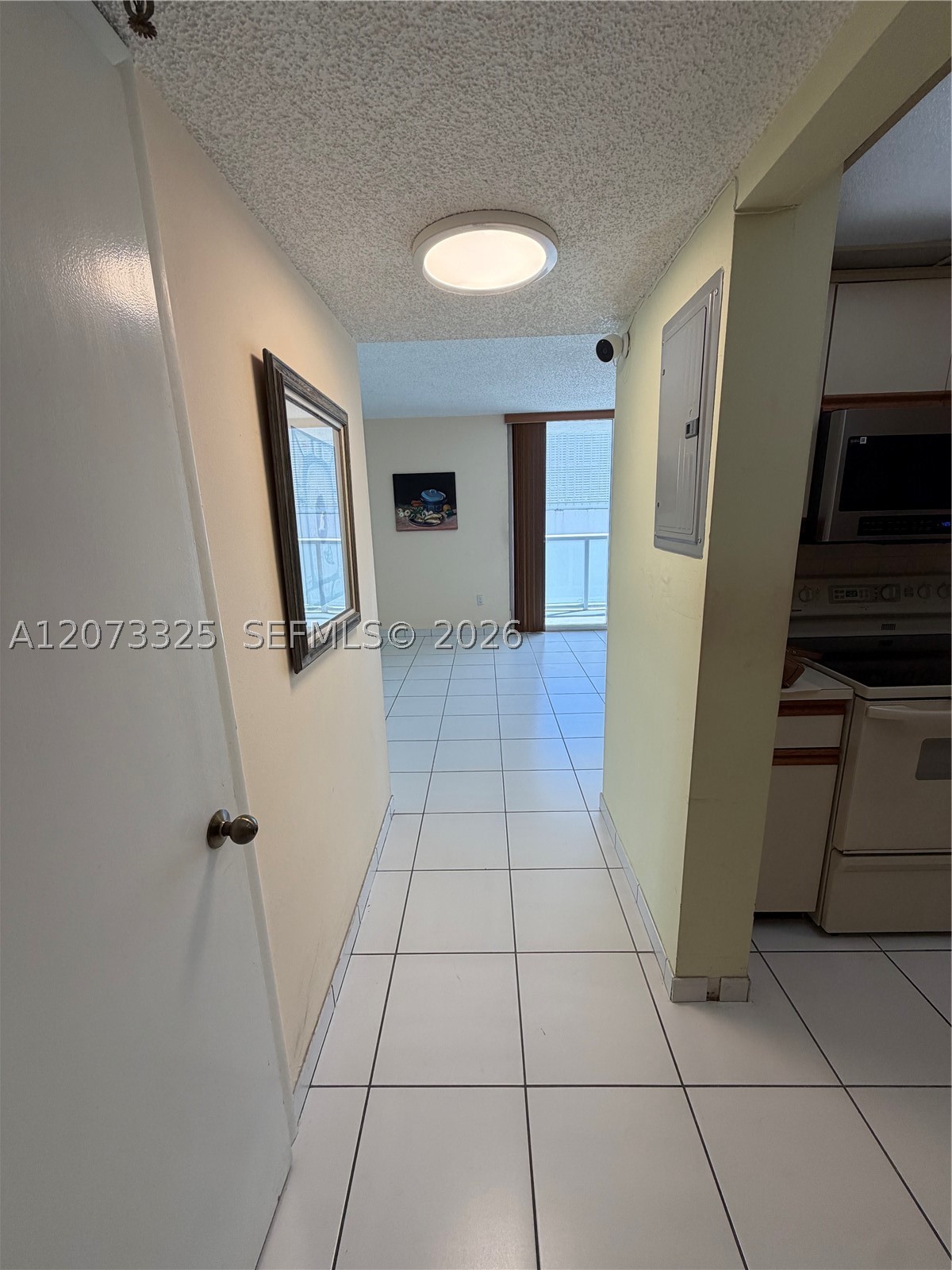 2457 Collins Ave #1405 Miami Beach, FL 33140