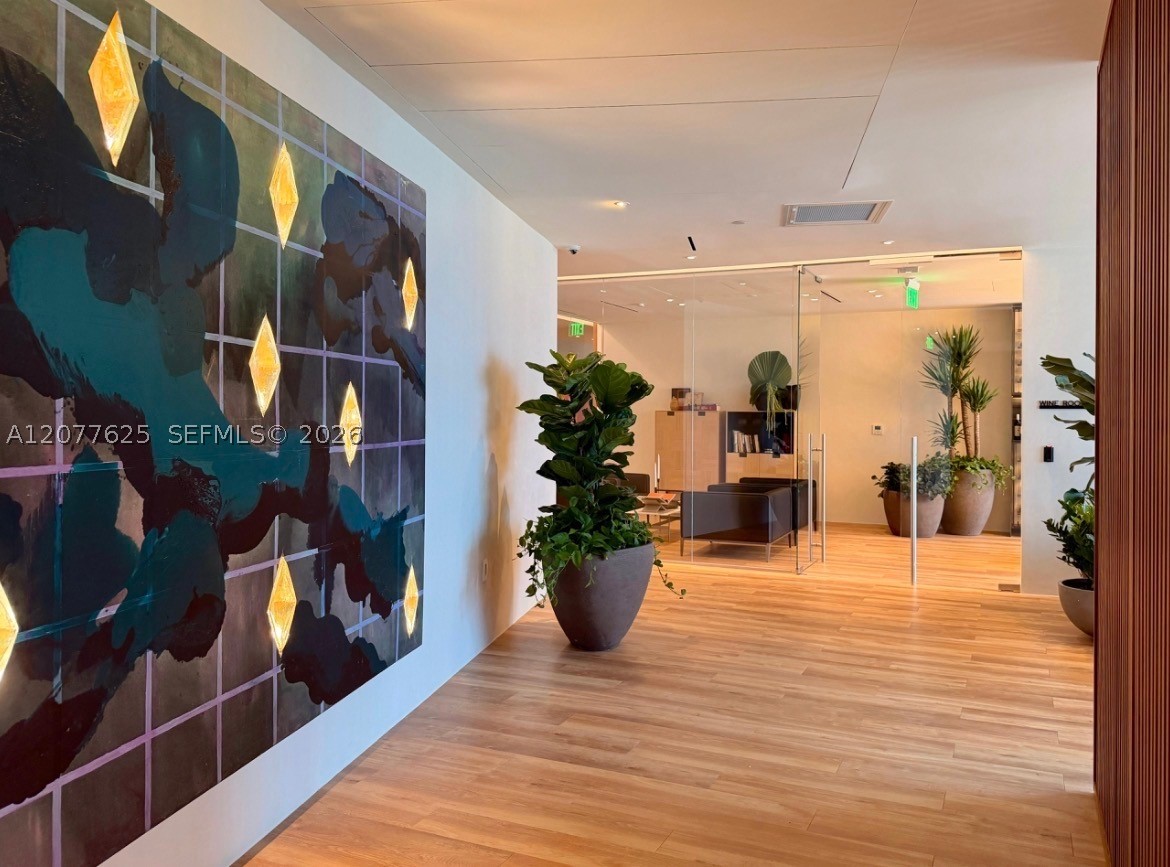 1400 Biscayne Blvd #1802 Miami, FL 33132