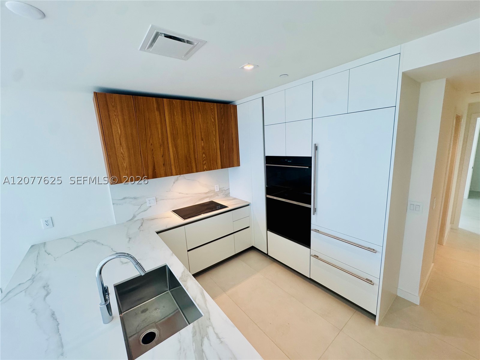 1400 Biscayne Blvd #1802 Miami, FL 33132